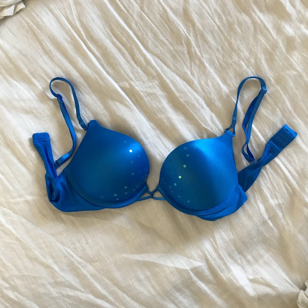 Victoria’s Secret Miraculous Plunge Bra